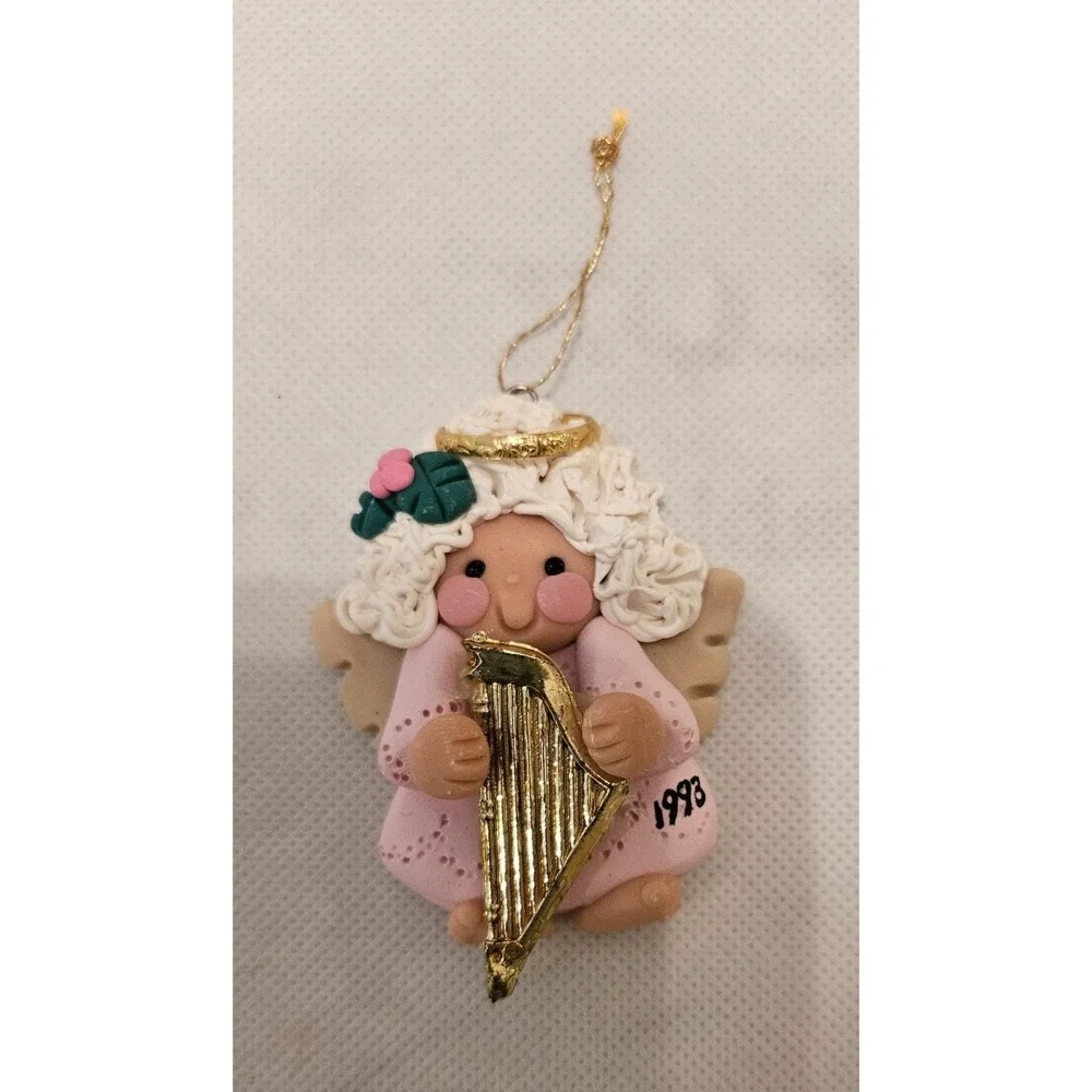 1993 Angel Ornament Playing Harp Christmas Holiday Decor Figurine‎